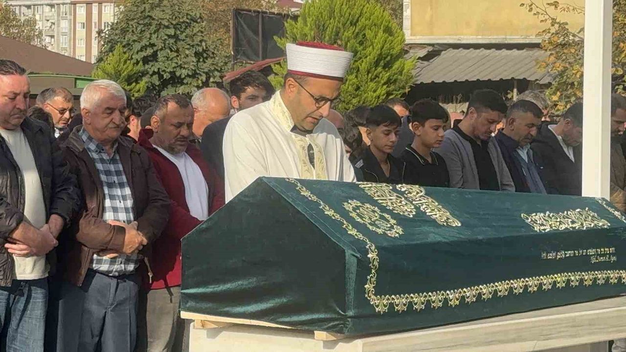 Acı veda: Döner yedikten sonra ölen Eren toprağa verildi rapor bekleniyor