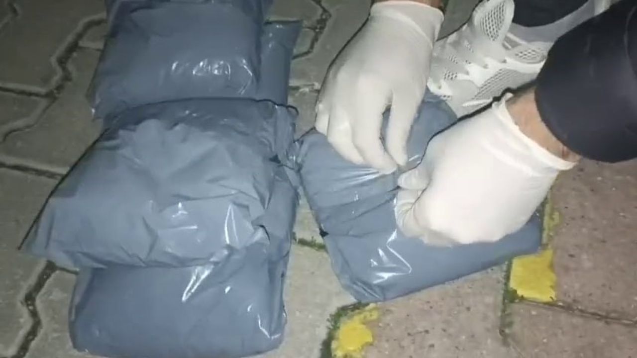 Emekli Polis 5 Kilo Uyuşturucuyla Yakalandı: Sakarya’da Tutuklandı