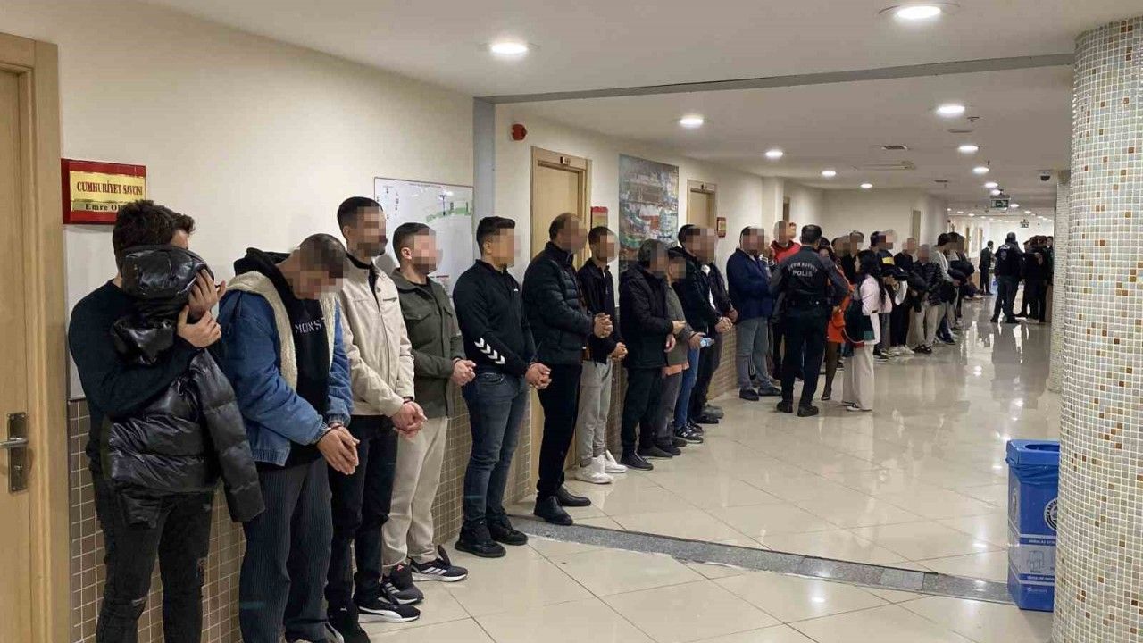 Fal ve büyü dolandırıcılığına 29 ilde operasyon: 55 şüpheli tutuklama talebiyle mahkemeye sevk edildi