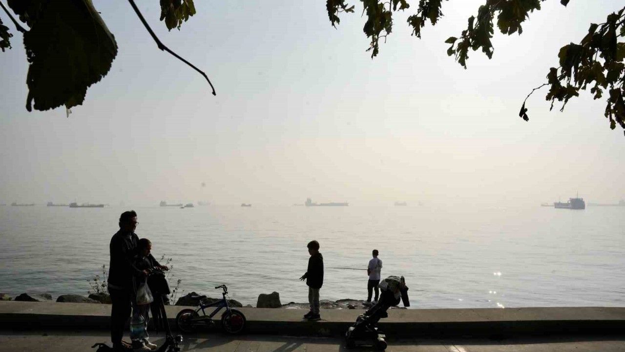 Fotoğraflarla İstanbul’da sis