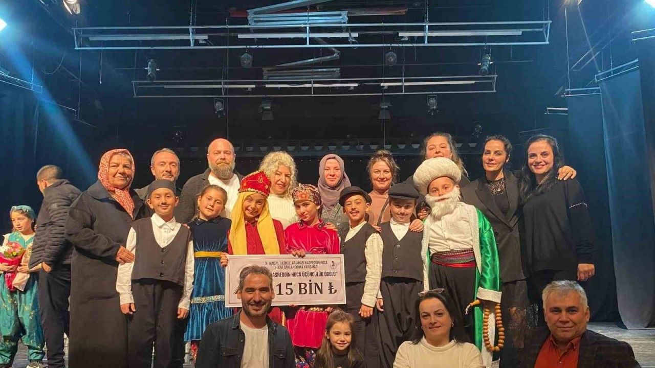 Gülkent İlkokulu tiyatro ekibi Türkiye üçüncüsü oldu