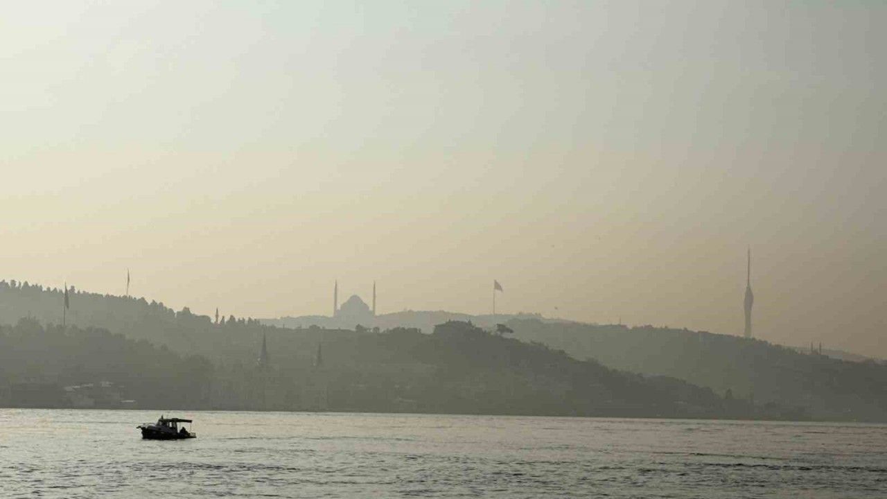 İstanbul’da sis boğaz çevresinde etkili oluyor