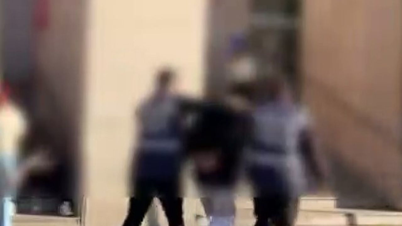 Kağıthane’de gürültü tartışmasında 1 kişiyi öldürüp 2 kişiyi yaralayan 19 yaşındaki şüpheli tutuklandı