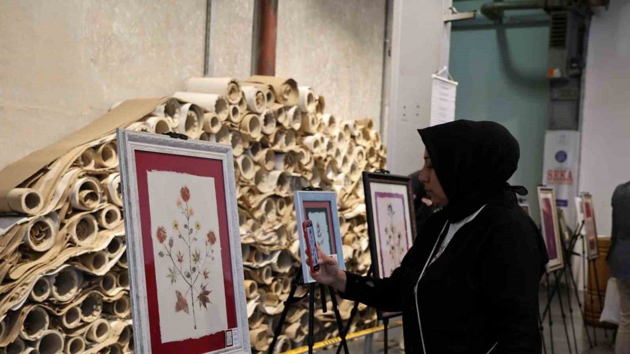 Kağıtta açan çiçekler sergisi açıldı