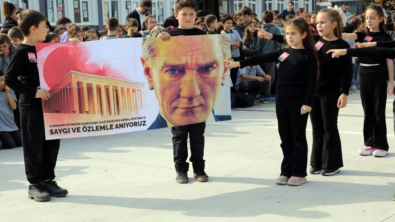 Miniklerden 10 Kasım’da yürek ısıtan gösteriler