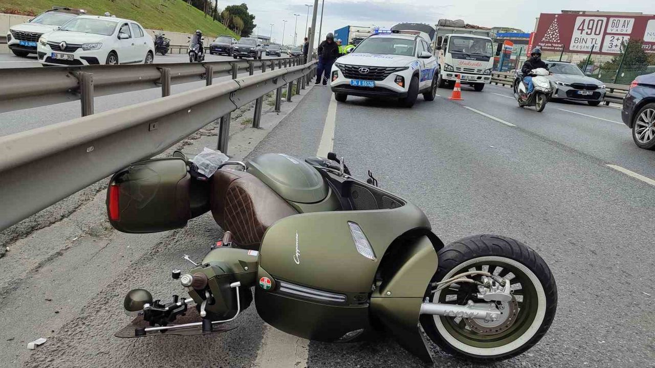 Saniyeler içinde can pazarı: Motosiklet bariyere çarptı, acı son kaçınılmaz oldu