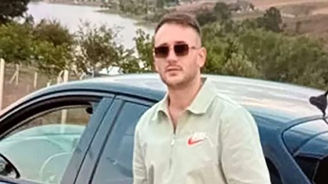 Kuzey Marmara Otoyolu'ndaki kazada ölen Uğurcan Evcek Kocaeli'de toprağa verildi