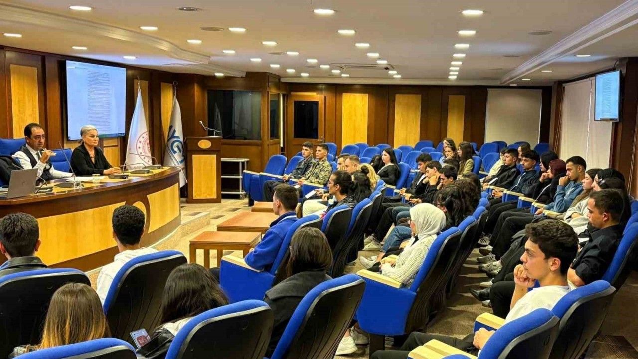 Öğrenciler, güncel denizcilik uygulamalarını öğrendiler