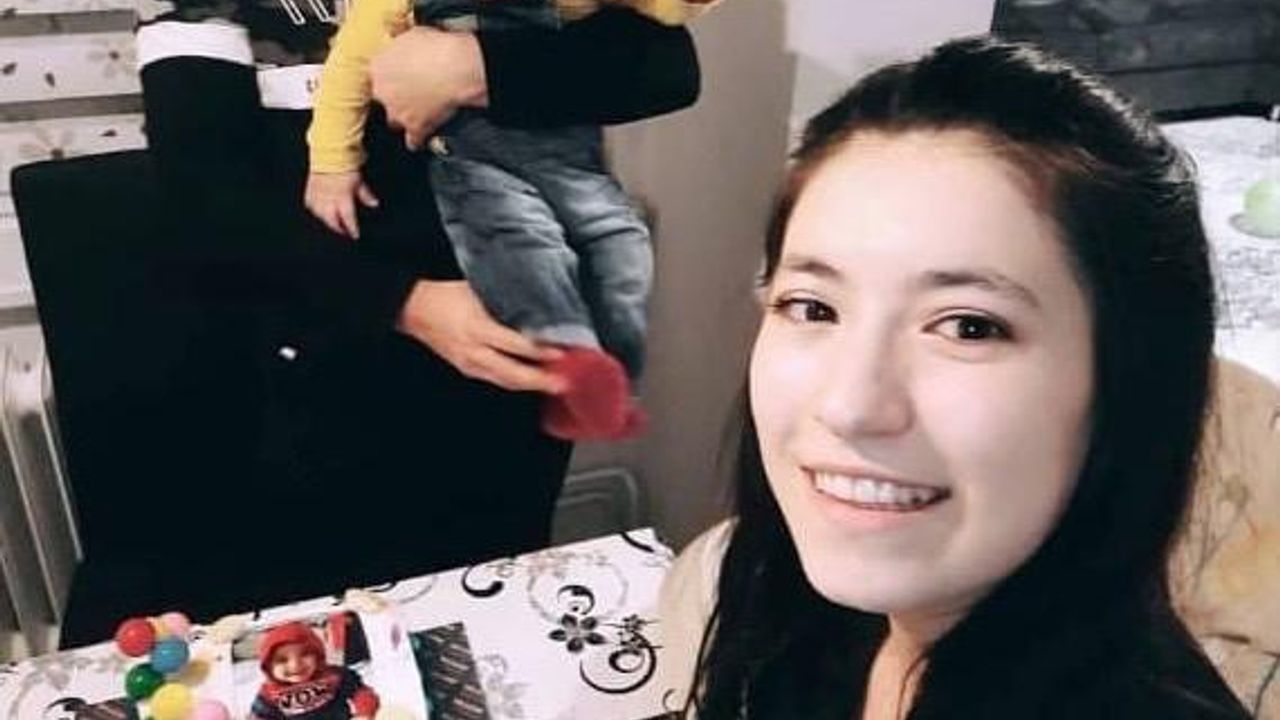 Ortaköy’de midye yedikten sonra yaşamını yitiren annenin ve iki çocuğunun cenazeleri teslim alındı