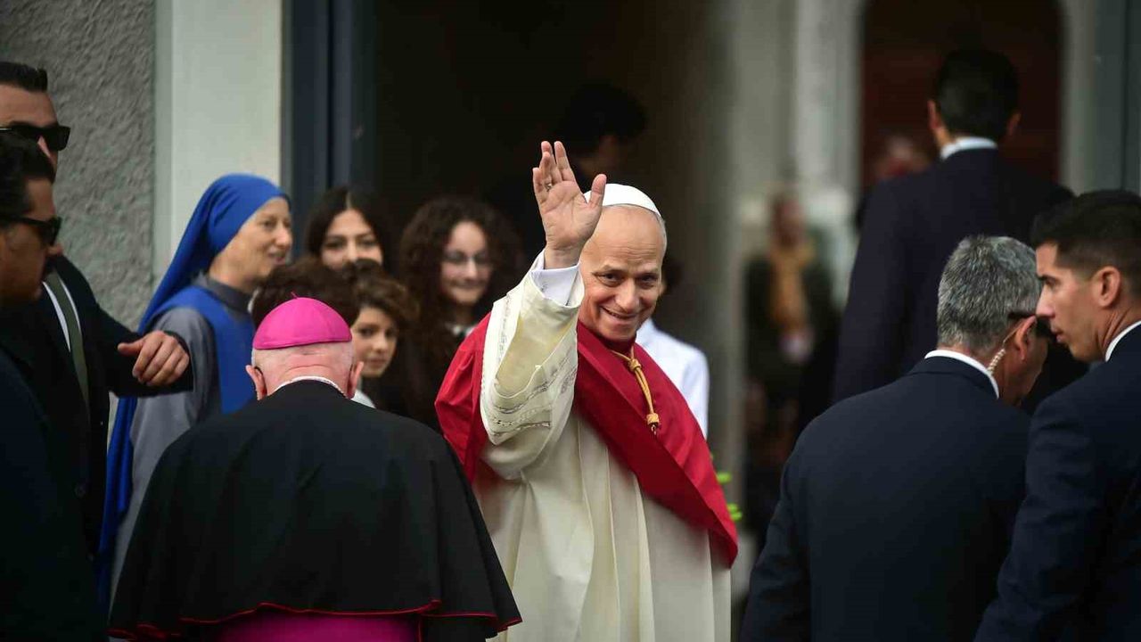 Papa 14. Leo, Şişli'deki Kutsal Ruh Katedrali'ne geldi