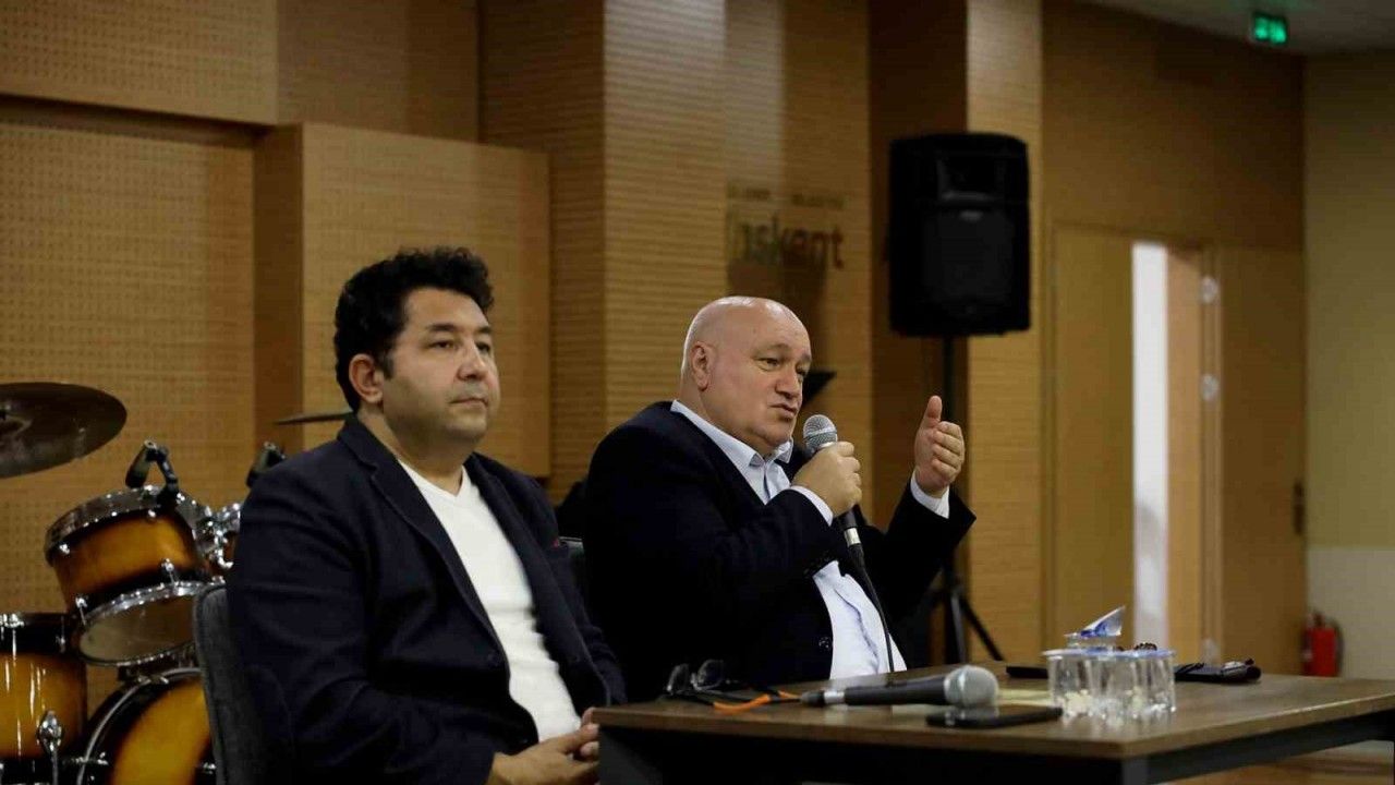 Prof. Dr. Taşağıl, Sakarya’da erken dönem Türk devletlerini anlattı