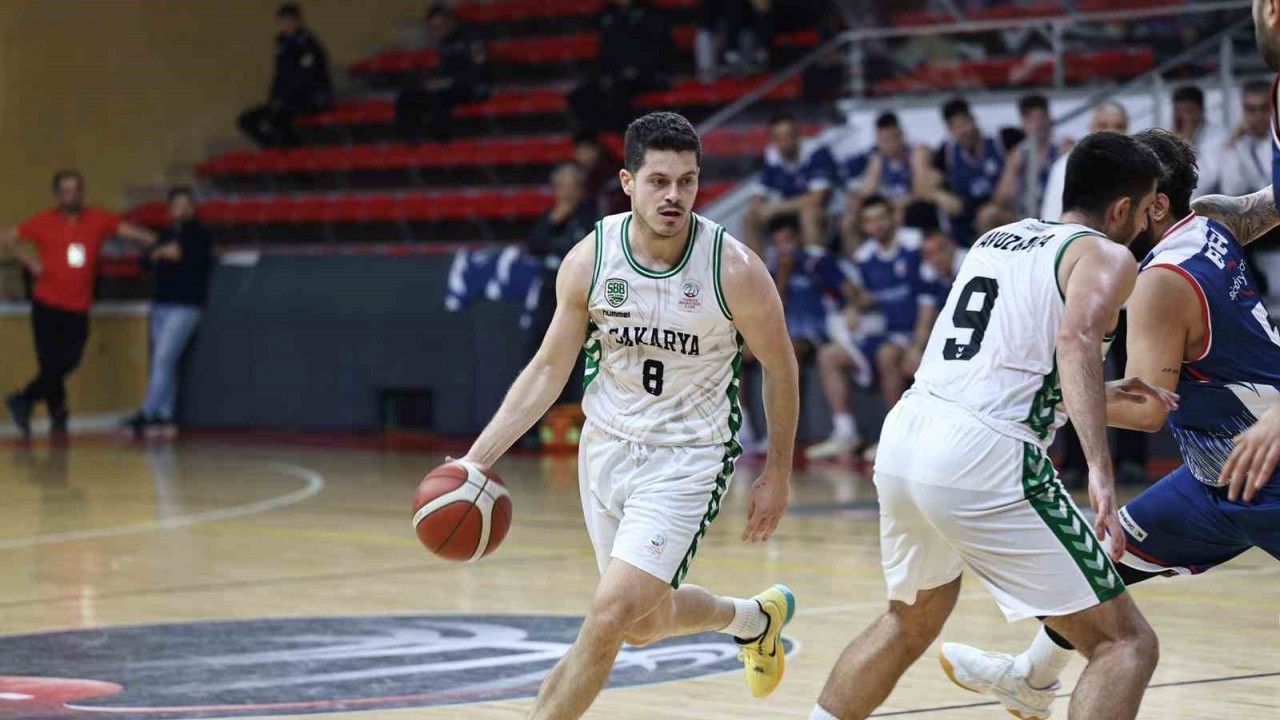 3’te 3 yapan Sakarya Büyükşehir Adana deplasmanında galibiyet arıyor