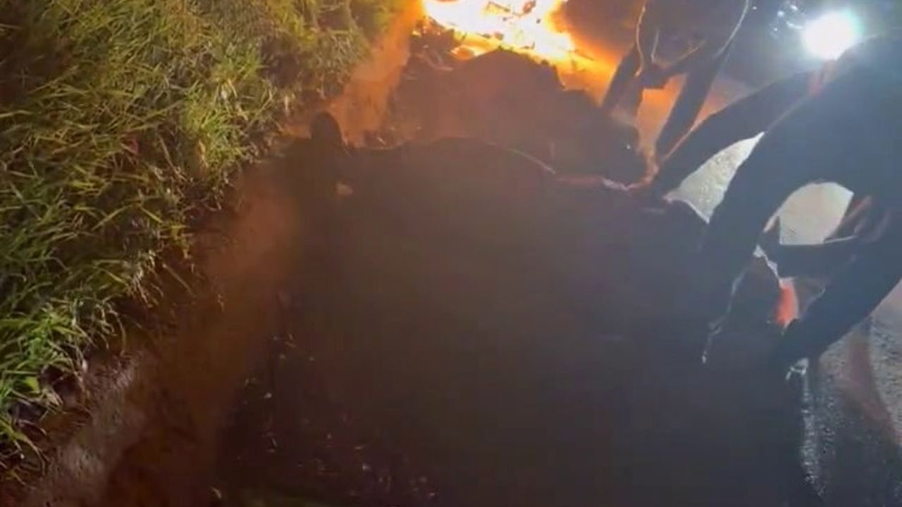 Sapanca’da gece yarısı feci kaza: Motosiklet alev aldı, 2 kişi yaralı