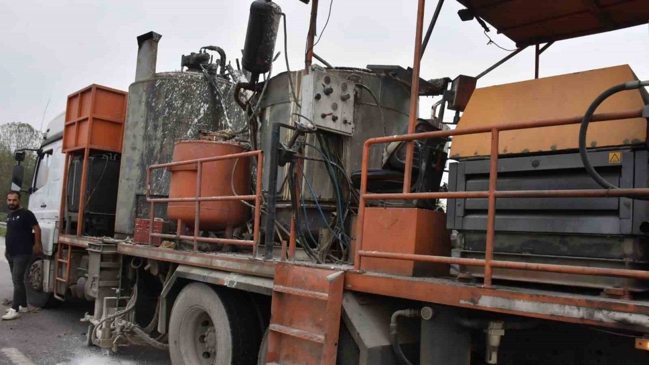 Şerit çizme makinesinin kazanı patladı: 2 işçi yaralandı