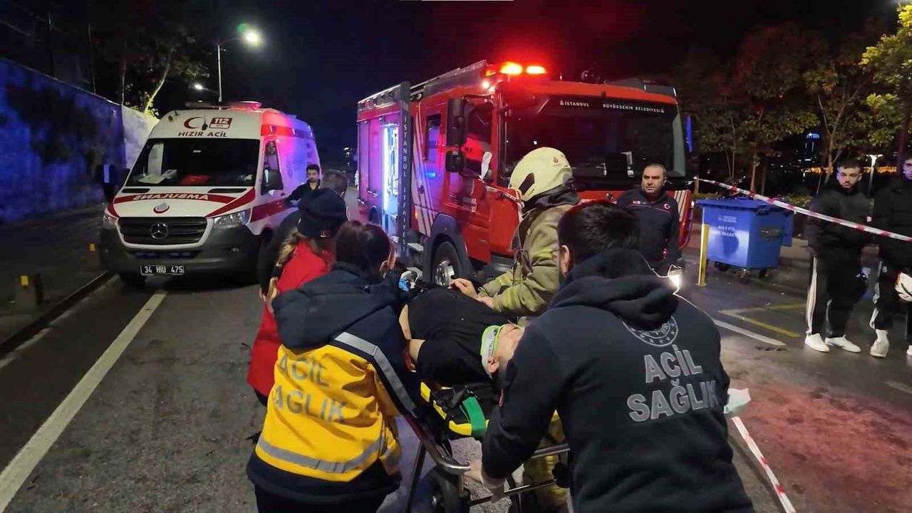 Üsküdar'da zincirleme kaza: Tofaş marka araç hurdaya döndü