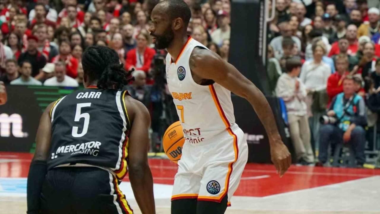 Würzburg Baskets: 74 - Galatasaray: 99