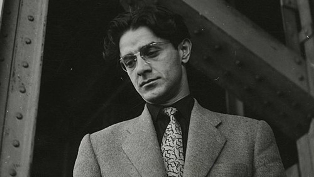 “Türk Edebiyatının Mavi Kaptanı” Attilâ İlhan Kimdir?