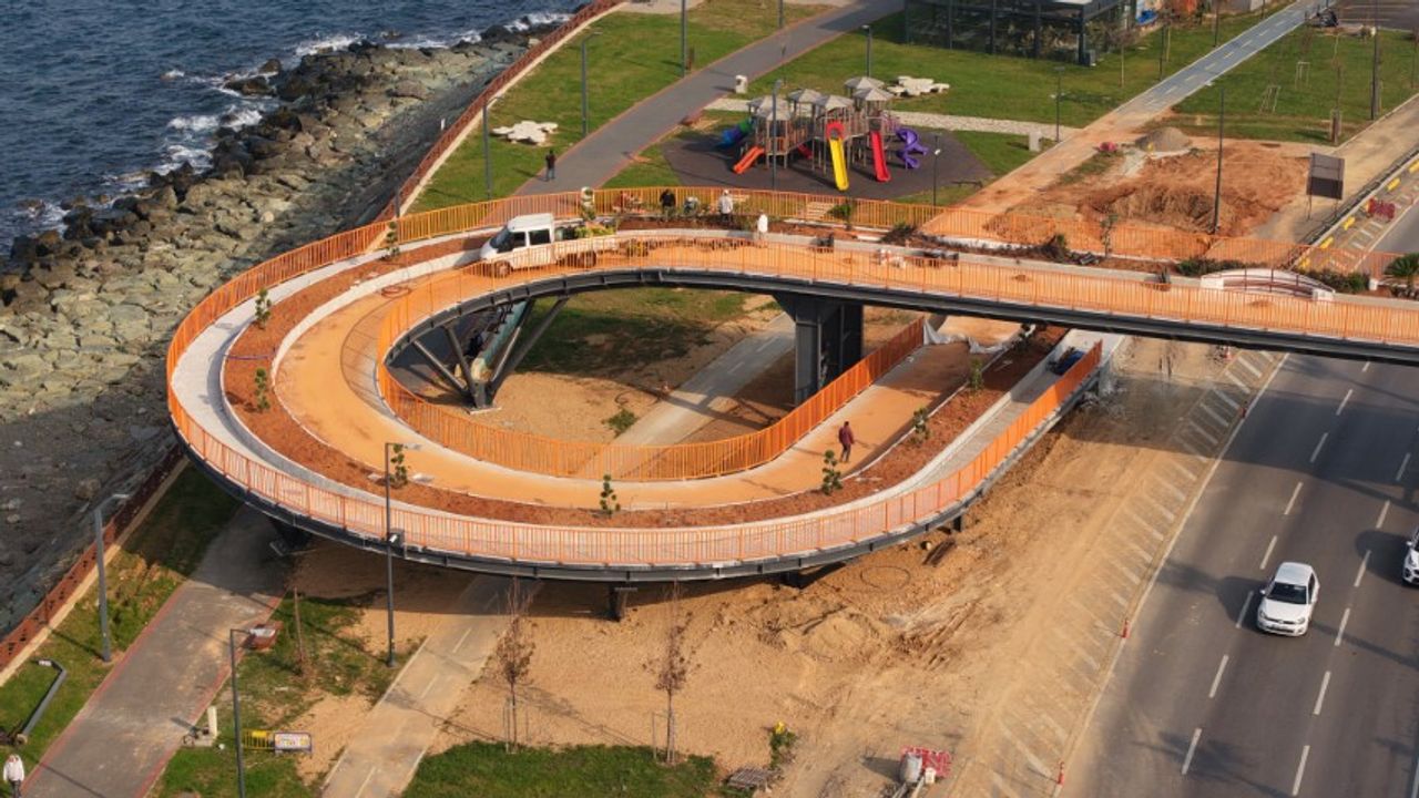 İlk ekolojik üst geçidi ilgi çekiyor