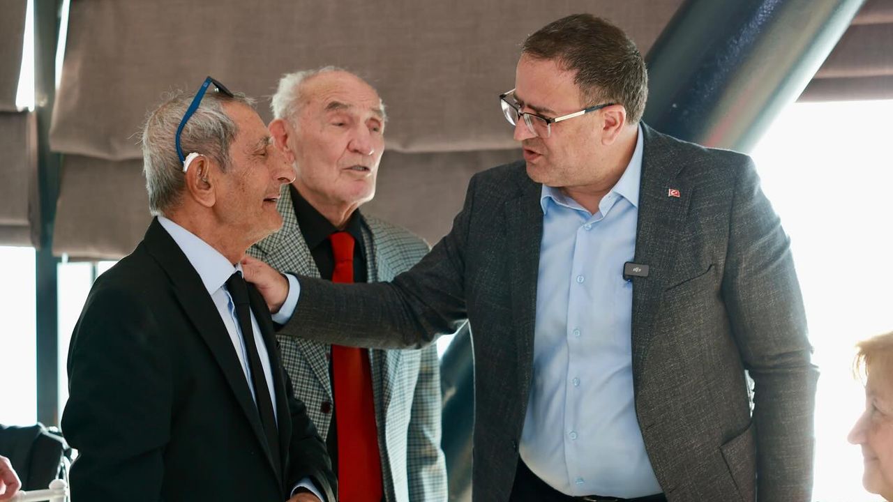 Başkan Gökçe, Kocaeli Huzurevi sakinleriyle Yelken Kafe’de buluştu