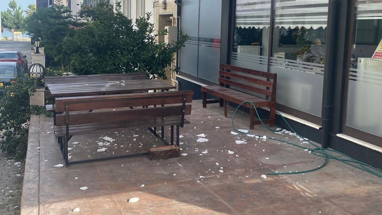 Samsun’da binadan düşen parçalar korkuttu: Esnaf can güvenliği istiyor