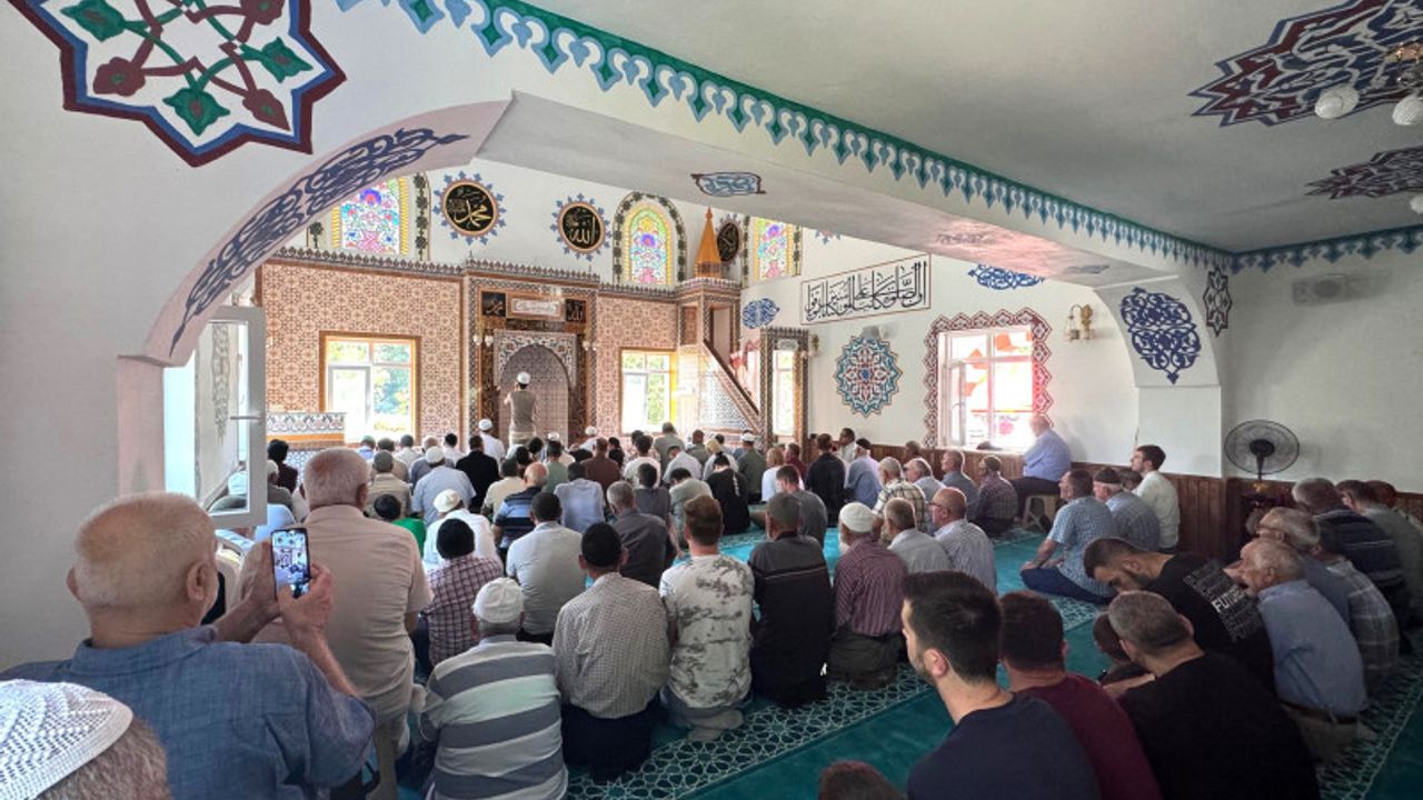 Cuma hutbesinde îsar vurgusu: Diyanet dayanışma ve fedakarlığın altını çizdi