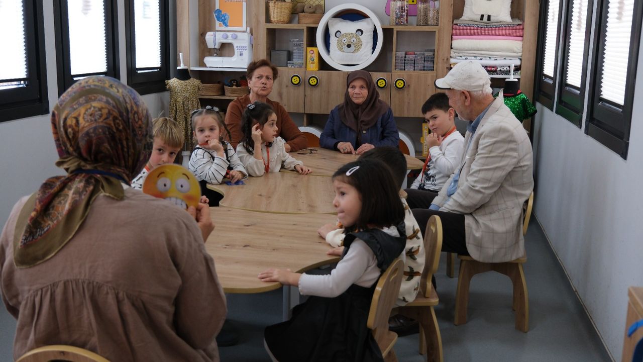 Kocaeli Büyükşehir’den Dünya Çocuk Hakları Günü’nde Kuşaklar Arası Buluşma