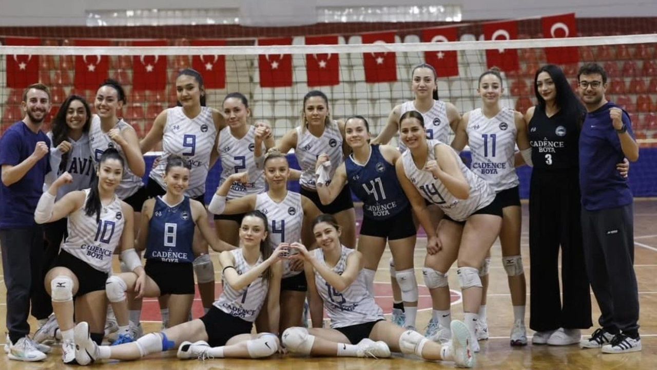 Kadınlar Voleybol 2. Lig'de Cadence Boya ve Akademi Farklı Kazandı