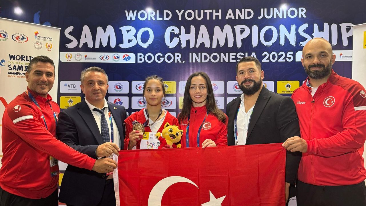 Genç yaşta dünya derecesi: Kocaelili iki sporcu Türkiye'yi gururlandırdı