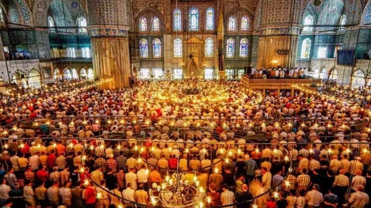 Cuma hutbesinde bu hafta hangi mesaj öne çıktı? Toplumun yarasına dikkat çeken çağrı