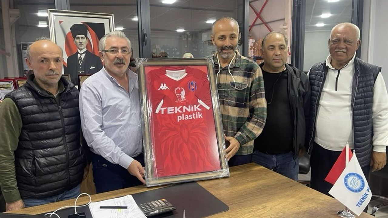 Derince Birlik Spor’dan 10 Kasım’a Özel Anlamlı Hediye