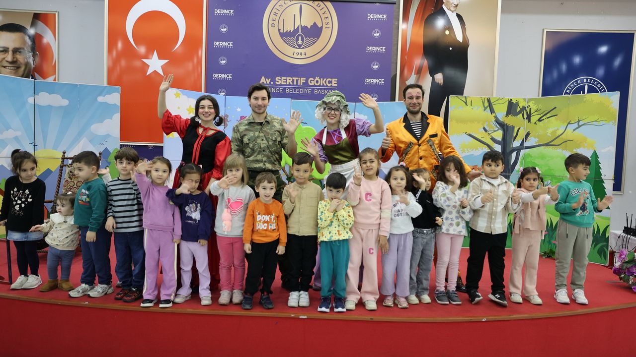 Derince Sahnesinde Renkli Anlar: Çocuk Hakları Günü Unutulmaz Oldu