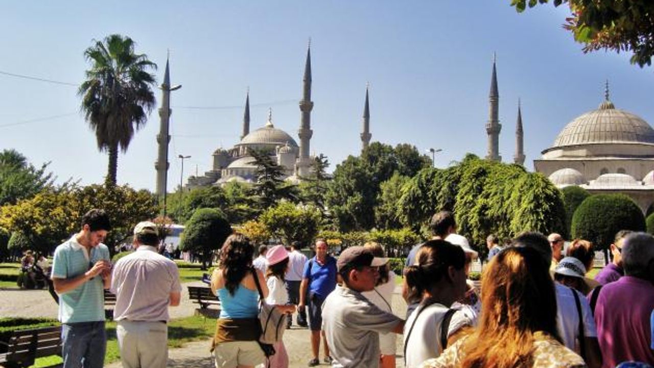 Türkiye’ye turist akını sürüyor: Ekim ayında 5,6 milyon ziyaretçi geldi