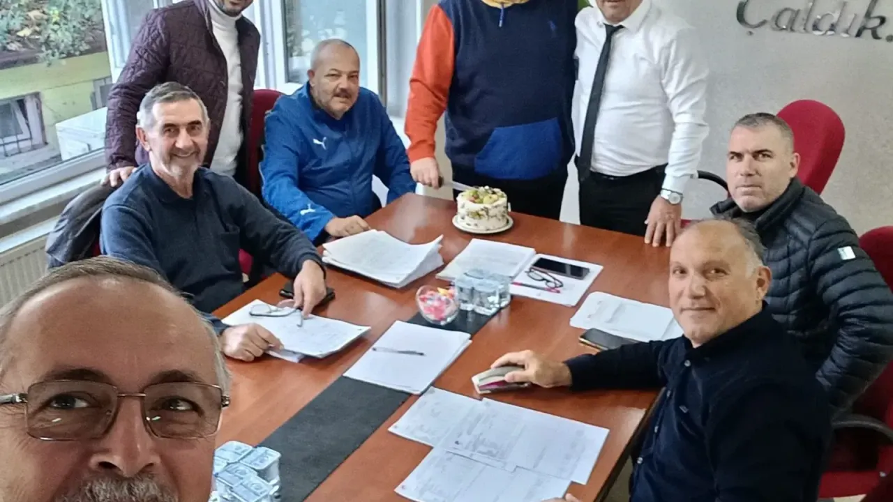 Fahrettin Aslan’a Öğretmenler Günü’nde anlamlı kutlama