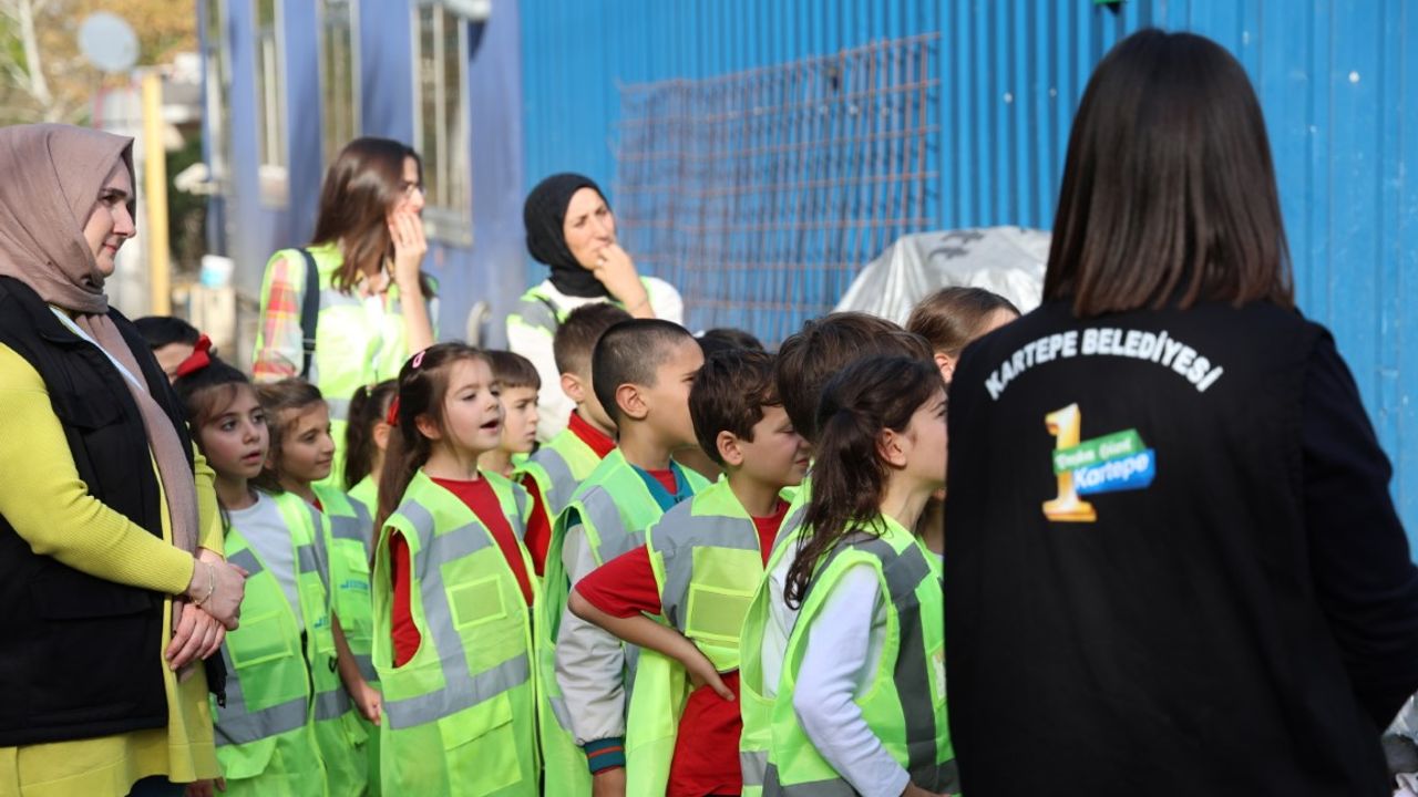 Kartepe’de Öğrencilere Geri Dönüşüm ve Çevre Bilinci Eğitimi