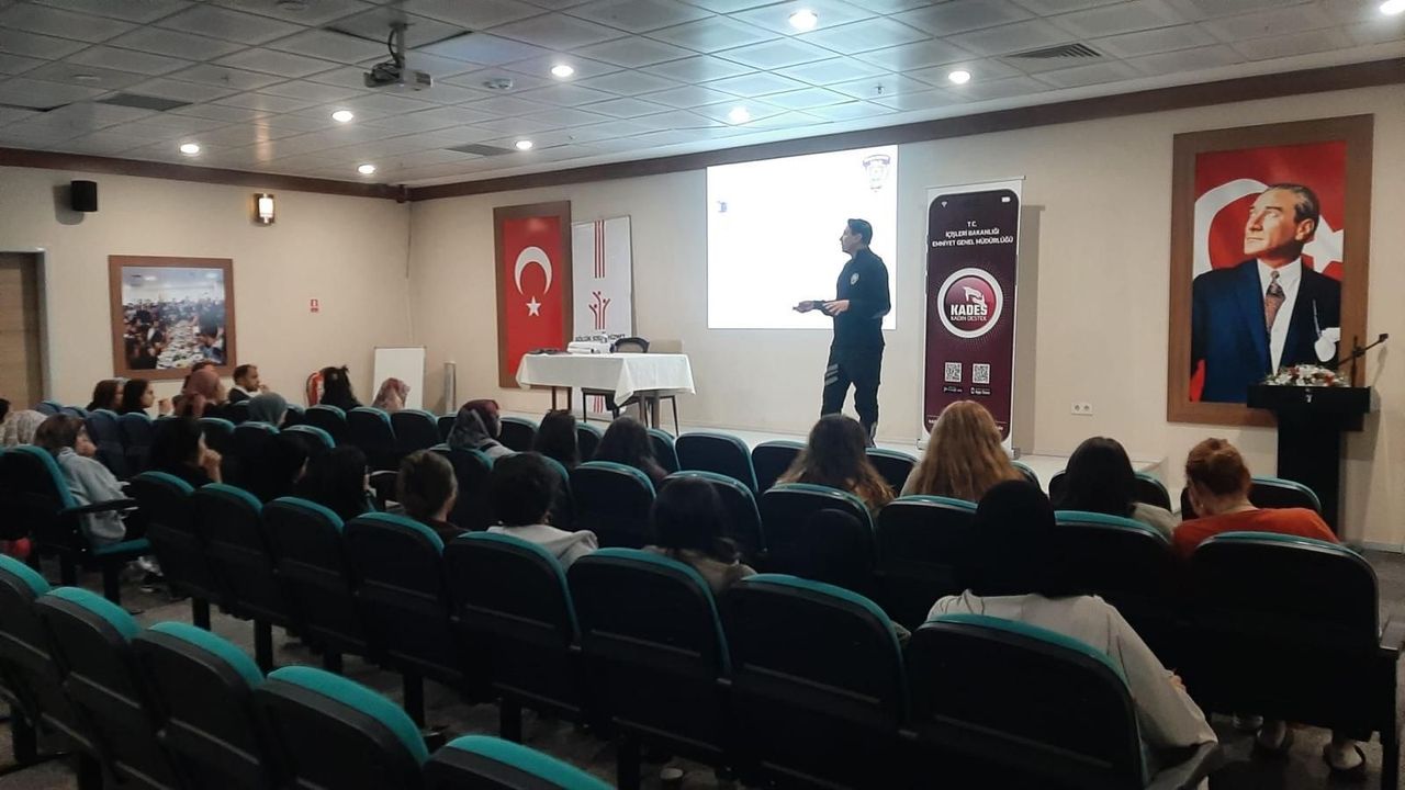 Gölcük KYK Kız Yurdu’nda öğrencilere güvenli yaşam eğitimi