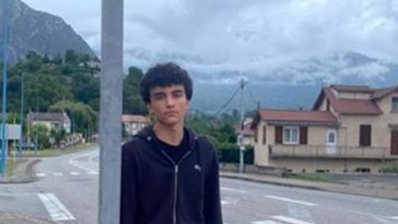 İzmir’de 16 Yaşındaki Lise Öğrencisi Cadılar Bayramı Öncesi Hayatını Kaybetti