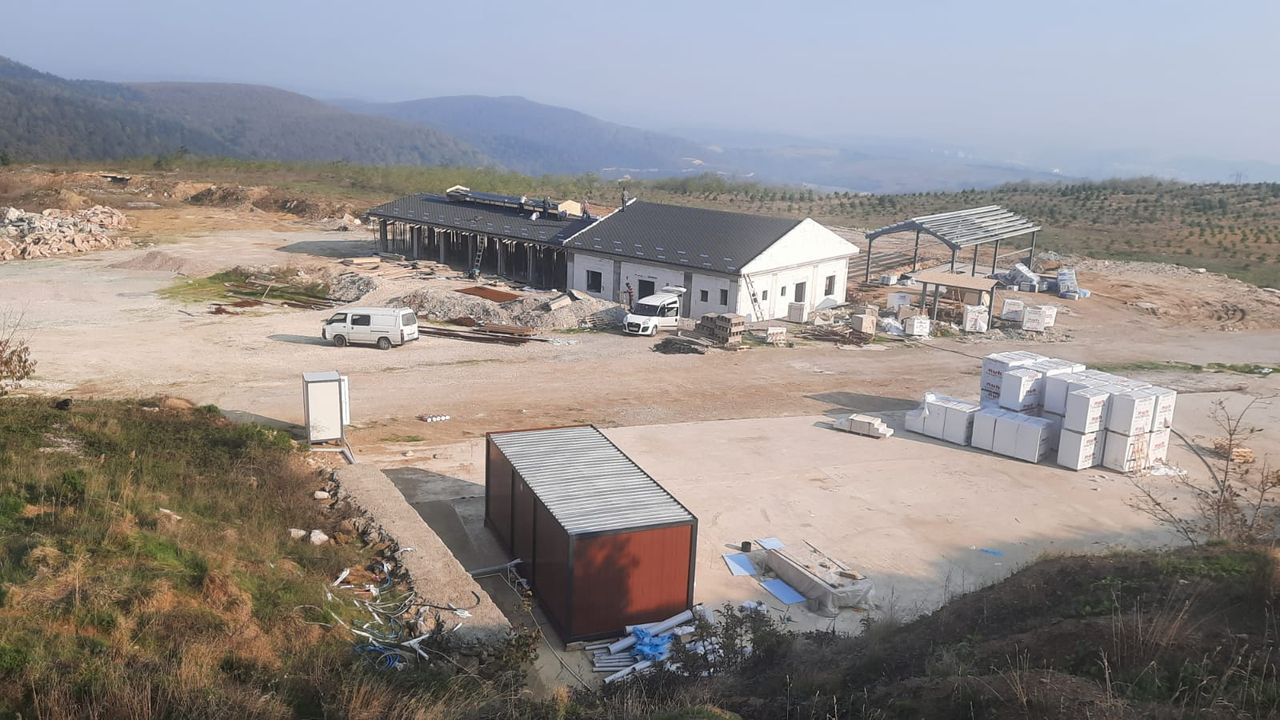 İzmit Belediyesi'nden Hayvan Dostu Proje: Dost Pati Yaşam Alanı'nda Çalışmalar Devam Ediyor