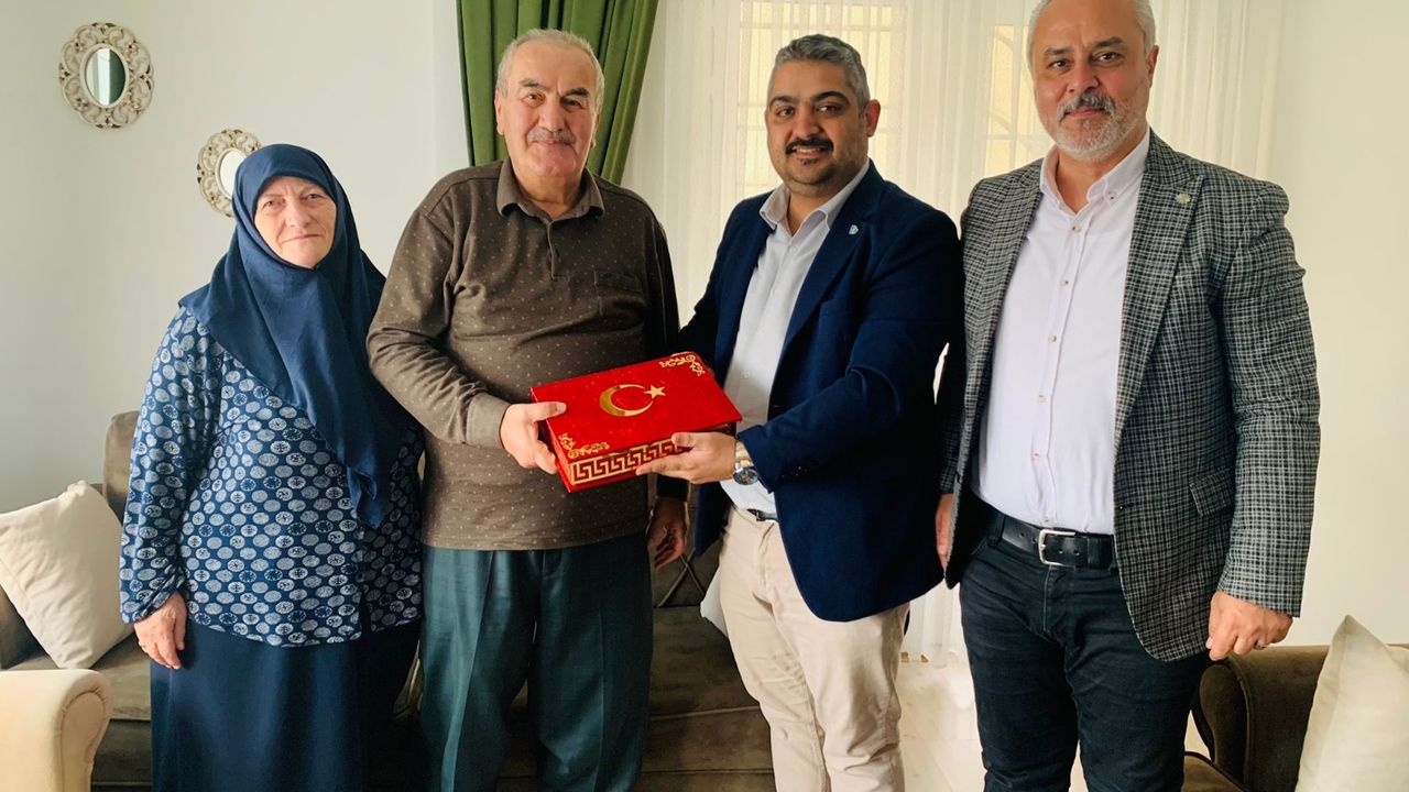 İzmit Belediyesinden Başiskele’de Kıbrıs Gazilerine Anlamlı Ziyaret