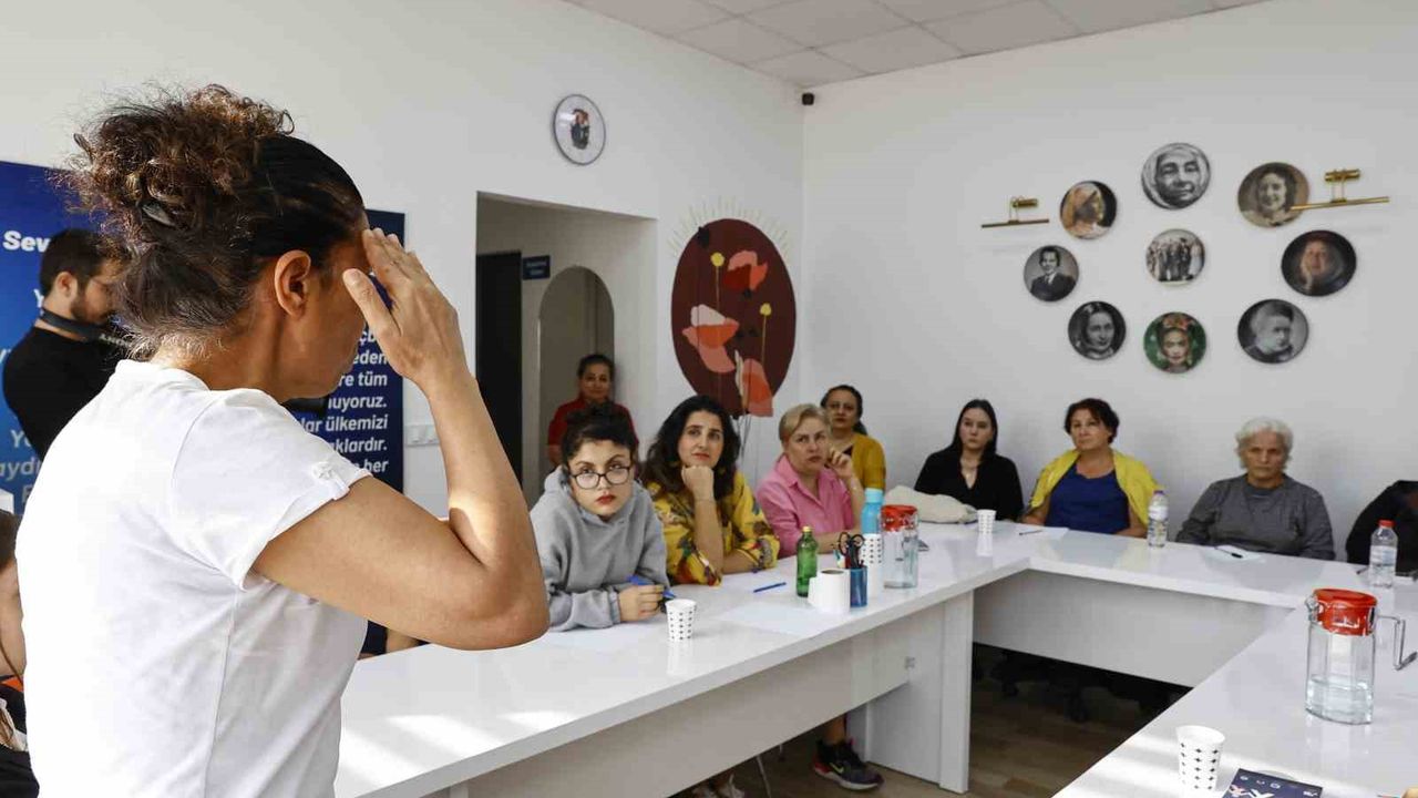 Kadın Danışma Merkezi’nde ’İşaret Dili Eğitimi’