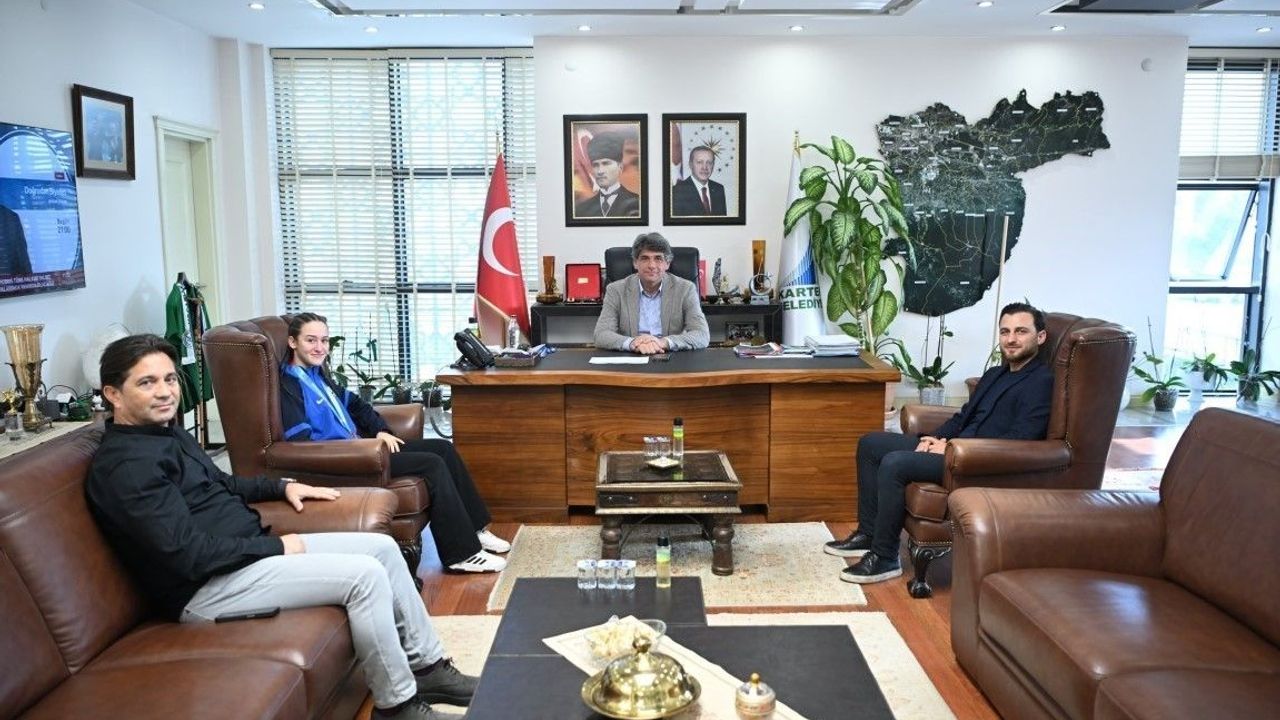 Kartepe’nin Gururu Genç Sporcular Başkan Kocaman’la Buluştu