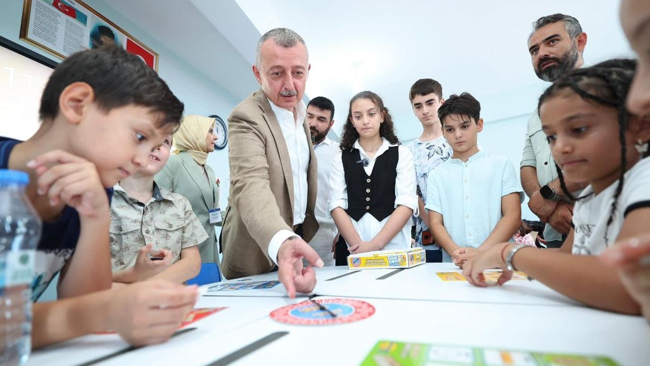 Kocaeli'den öğrencilere dev destek: 30 bin kişiye 392 milyon TL burs ödemesi