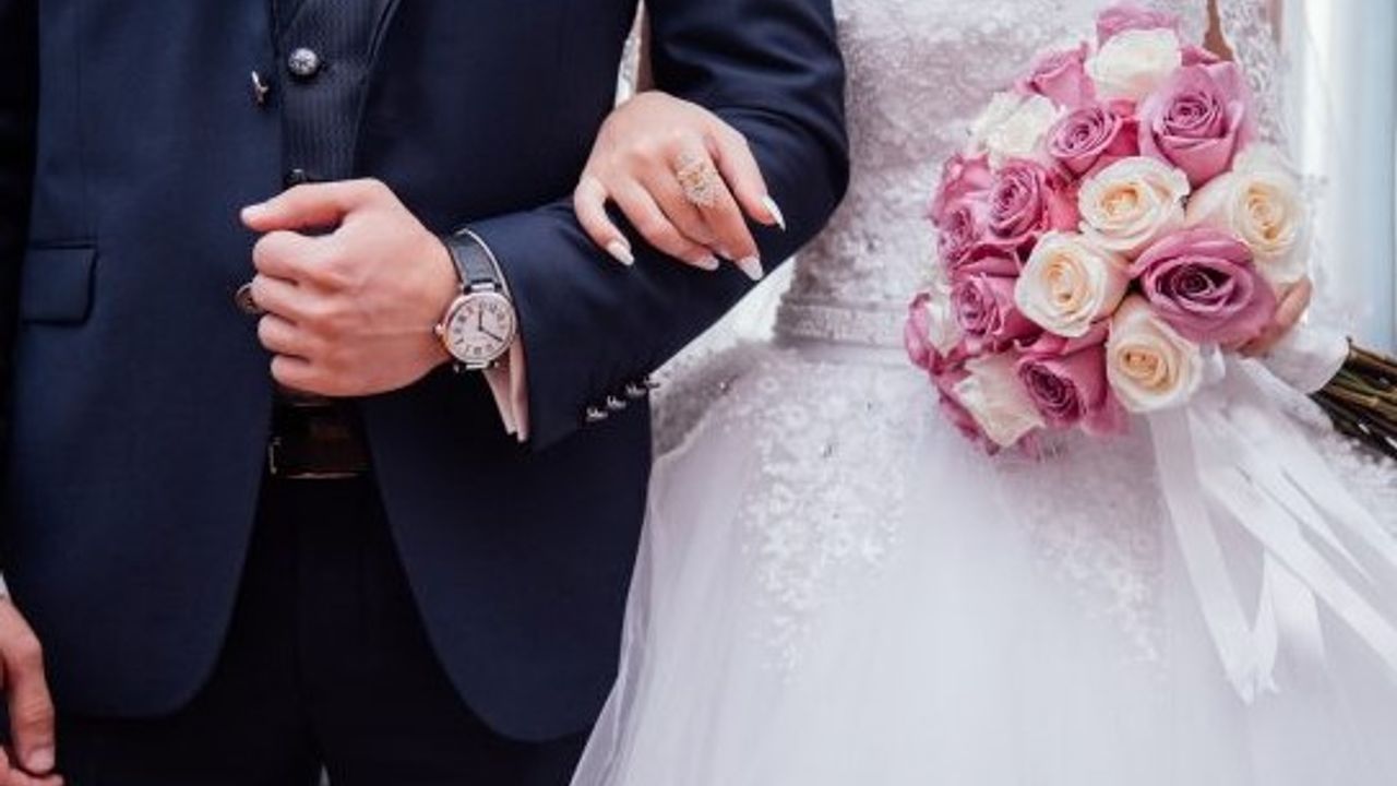 Nikah masrafı yok ulaşımda indirim var: Körfez Belediyesi’nden dikkat çeken adımlar