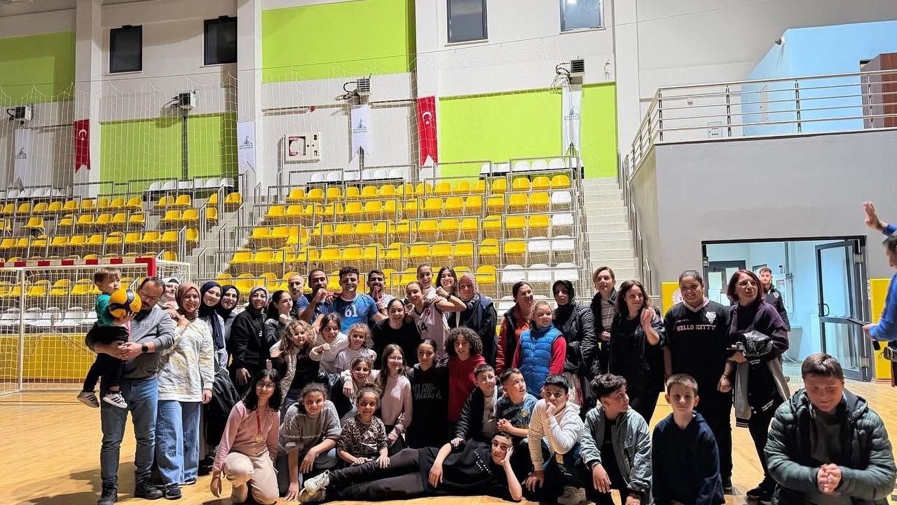 Maşukiye Leyla Sarıgöl, Öğretmenler Günü Turnuvasında Şampiyon