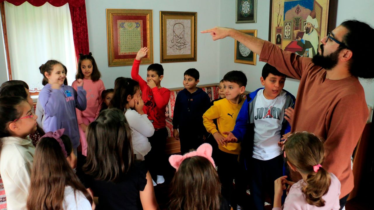 Mevlevi Evi’nde Bir İlk Yaşandı: Kocaelili Çocuklara Tiyatro Dolu Gün