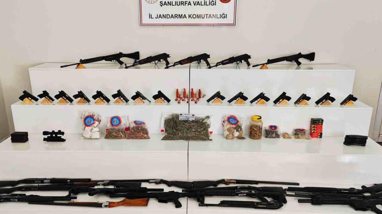 Jandarmadan kırsalda büyük baskın: Uzun namlulu silahlar ve patlayıcılar bulundu