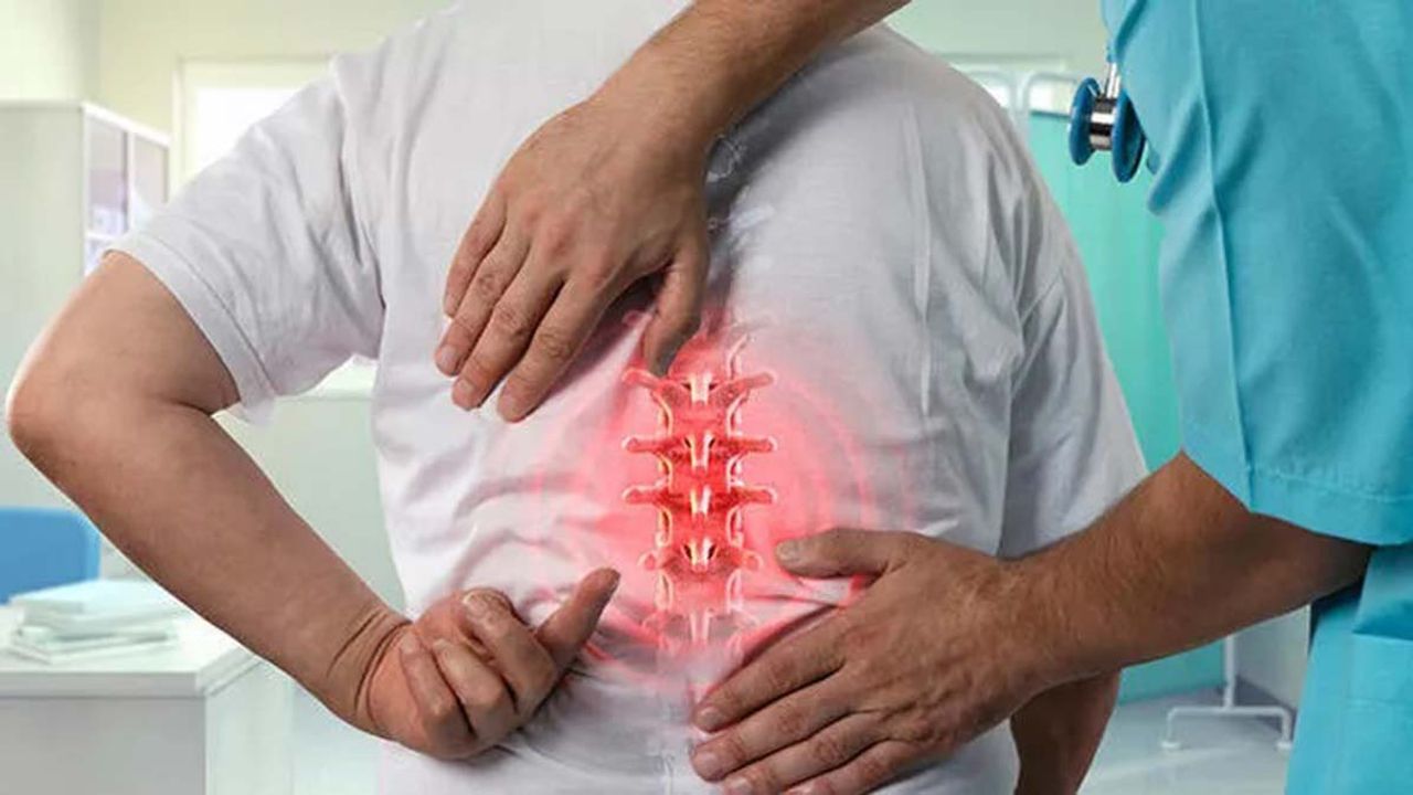Bel ve boyun ağrısı hafife alınmamalı: Ankilozan spondilit kalıcı hasara yol açabilir