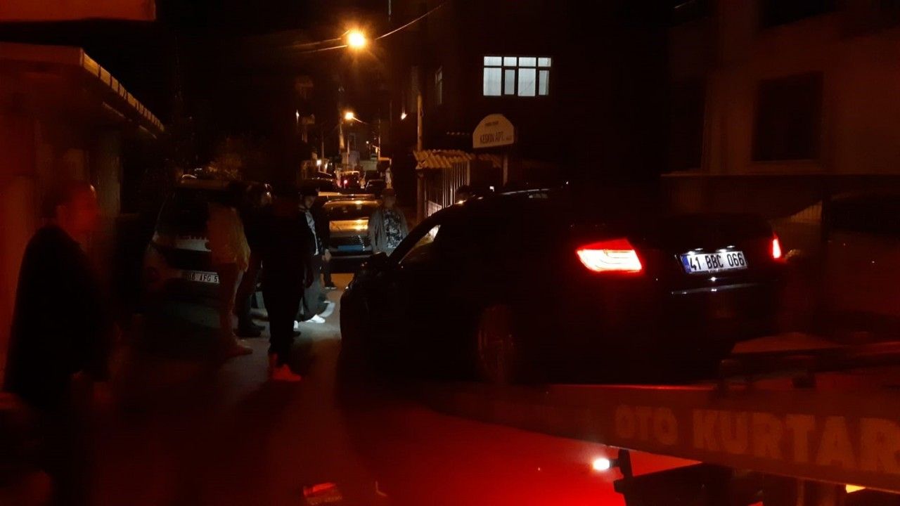 Körfez’de Otomobil İçinde Bıçaklanan Sürücü Hastanede Hayatını Kaybetti