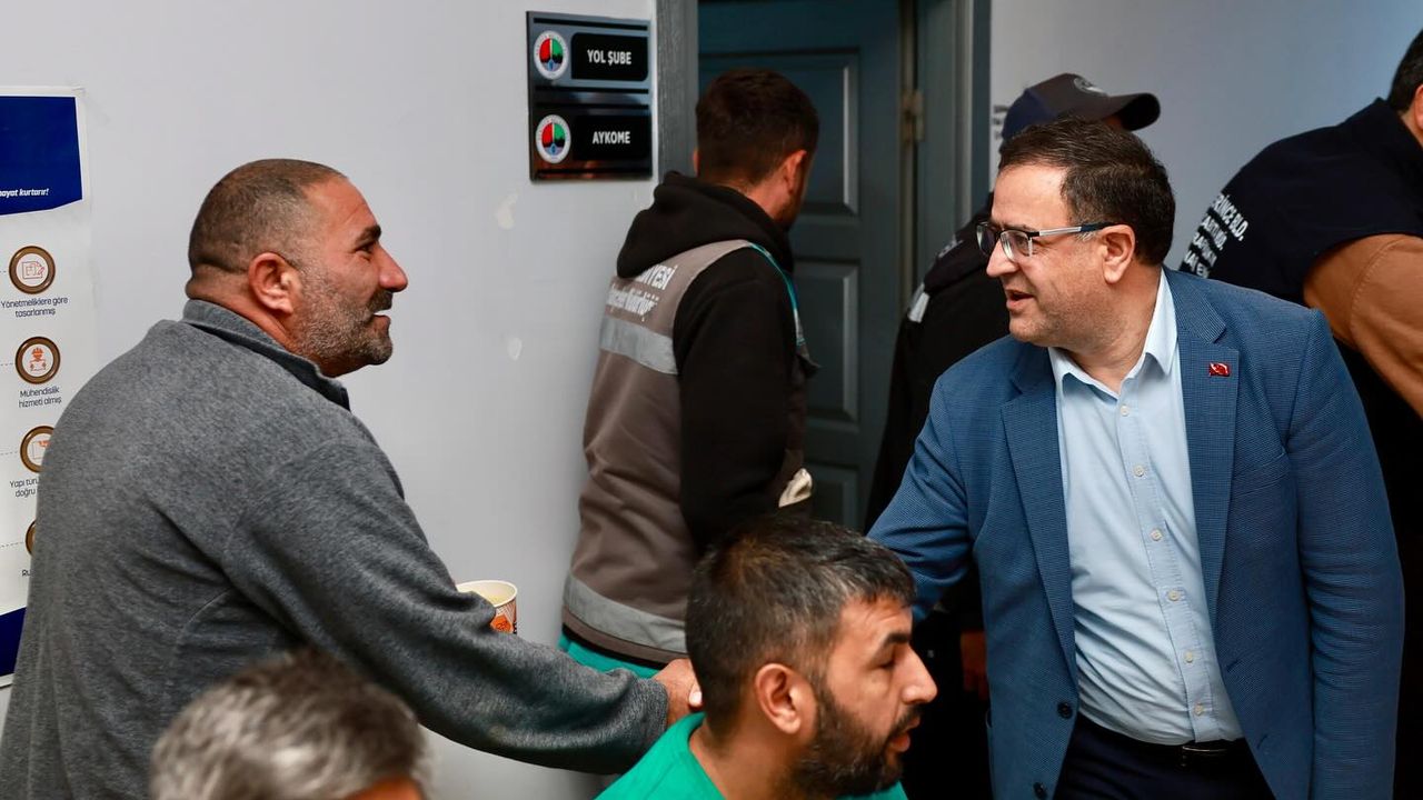 Sertif Gökçe’den Fen İşleri personeline teşekkür: “Derince için birlikte çalışıyoruz”