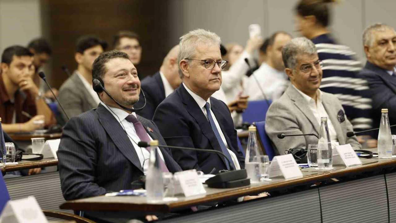 Suudi Arabistan Büyükelçisi İlk Kez İzmir Ticaret Odası’nı Ziyaret Etti