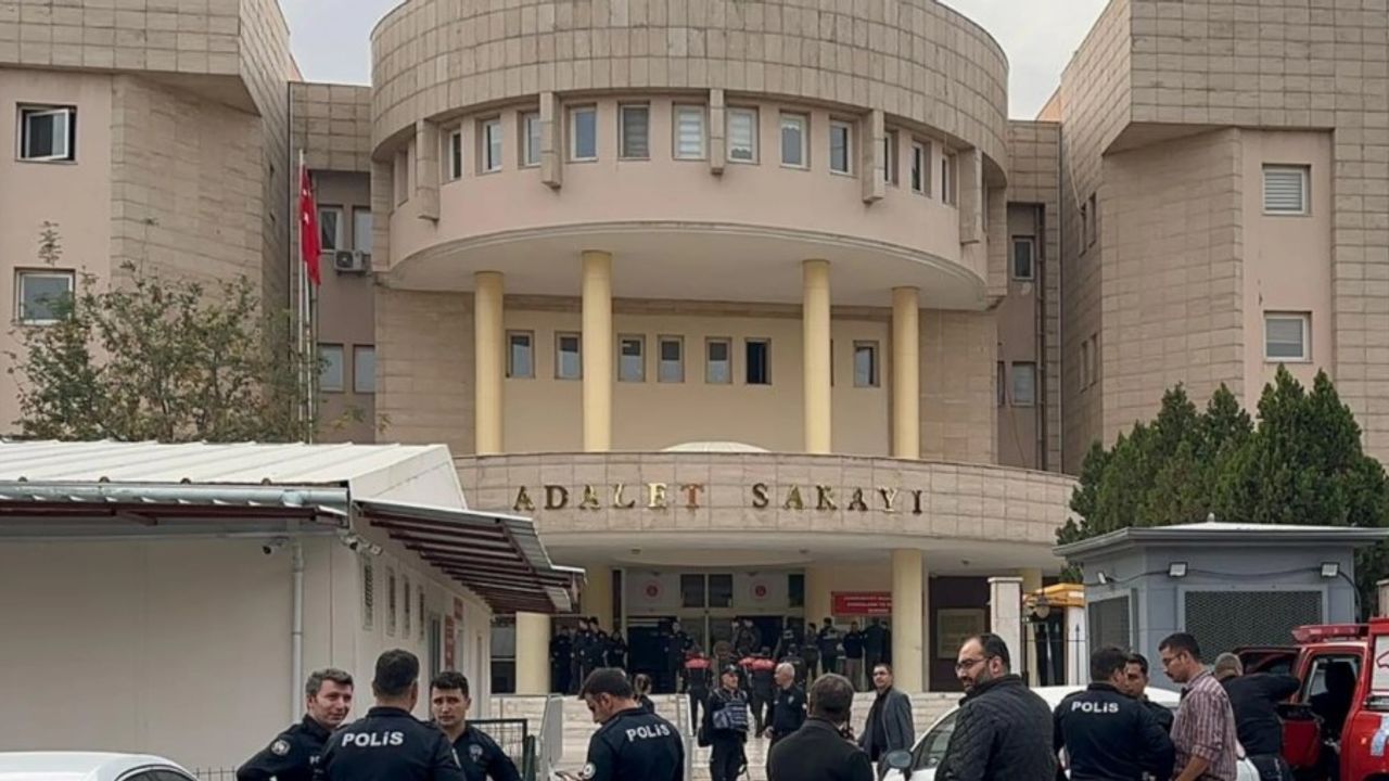 Son dakika: Şanlıurfa Adliyesi'nde patlama